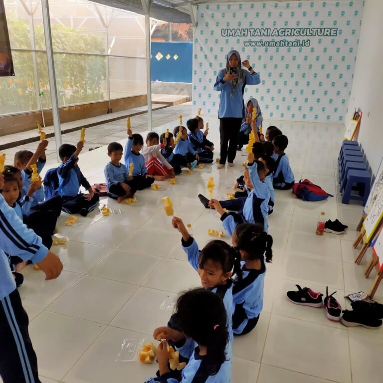Terimakasih atas kunjungan Fieldtrip nya di umah tani, dari PAUD TARBIYATTU SHIBBIYAN Cikeusal, (2)