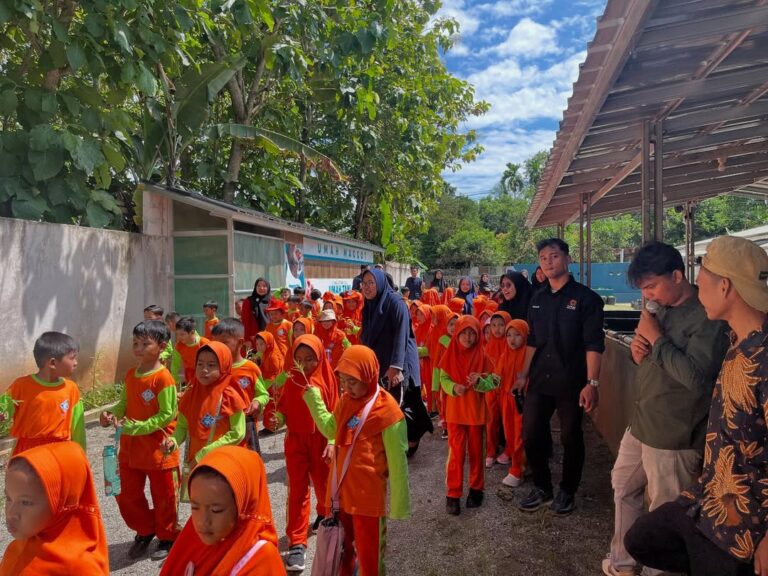 🌱 Field Trip SD Agis di Umah Tani Agriculture 🌟Belajar tentang ikan, sayuran, dan teknologi pe (3)